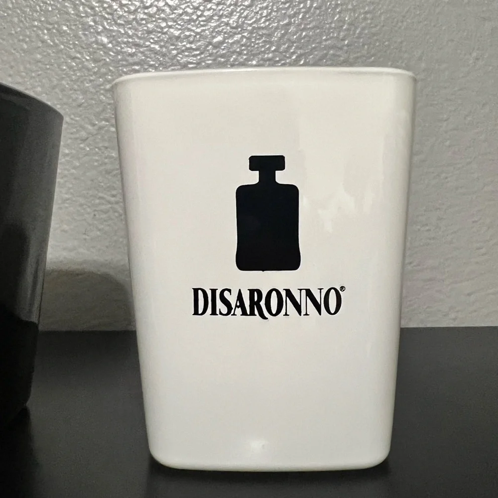 Black and White Drinkware glass Set